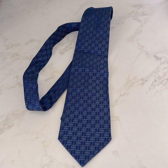 BACHRACH men’s tie EUC - Picture 2 of 4